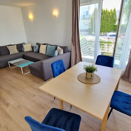 Bernadowska Lu Parking Ogrodek Balkon, 800m Plaza